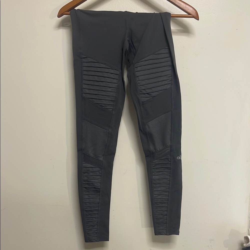 ALO Yoga Charcoal Ribbed Leggings